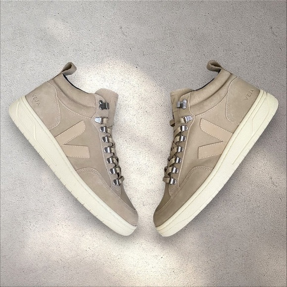 NEW VEJA RORAIMA SUEDE DUNE ALMOND Sz 9.5 - Picture 2 of 16